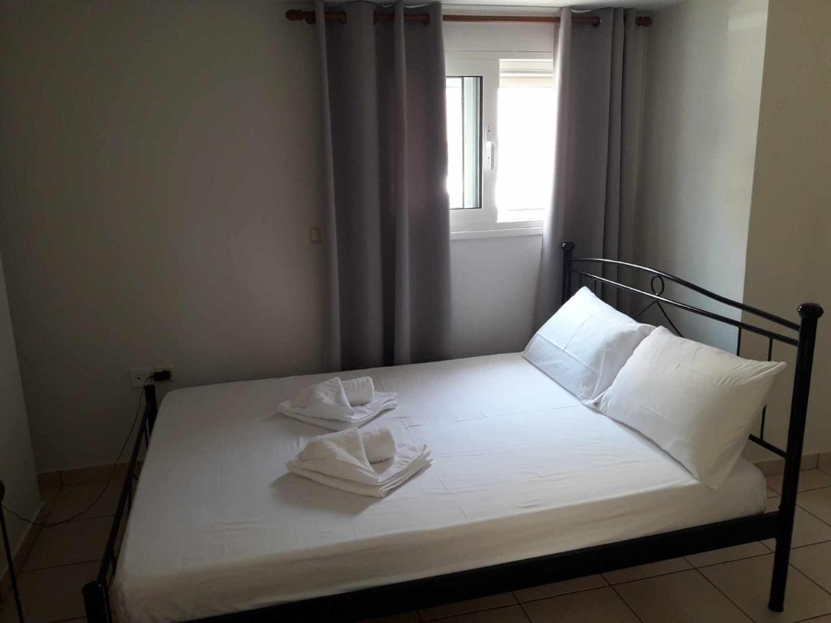 Simple, Calm And Center 2 Apartment Kalamata Luaran gambar