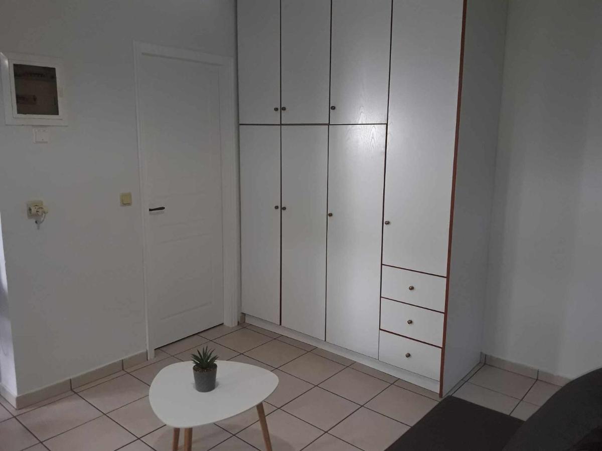 Simple, Calm And Center 2 Apartment Kalamata Luaran gambar