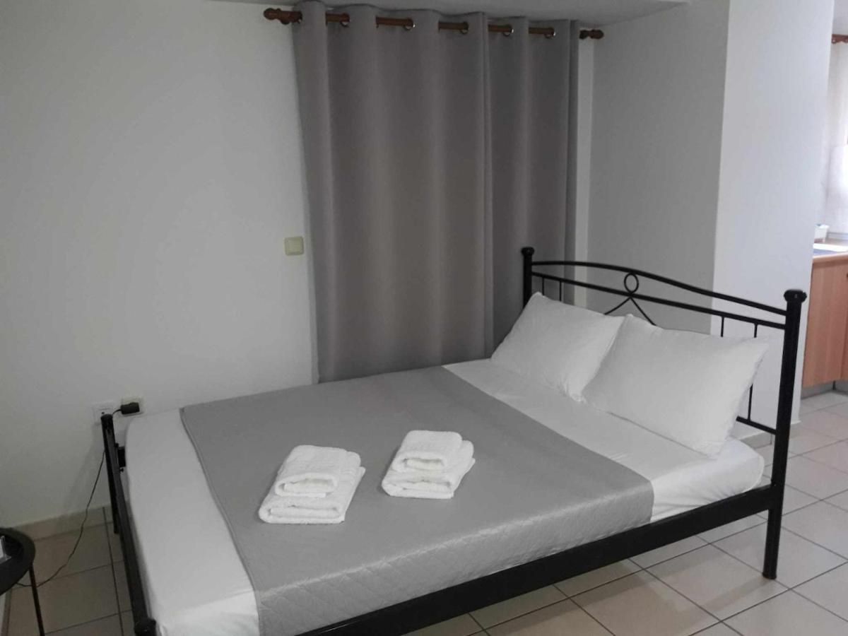 Simple, Calm And Center 2 Apartment Kalamata Luaran gambar