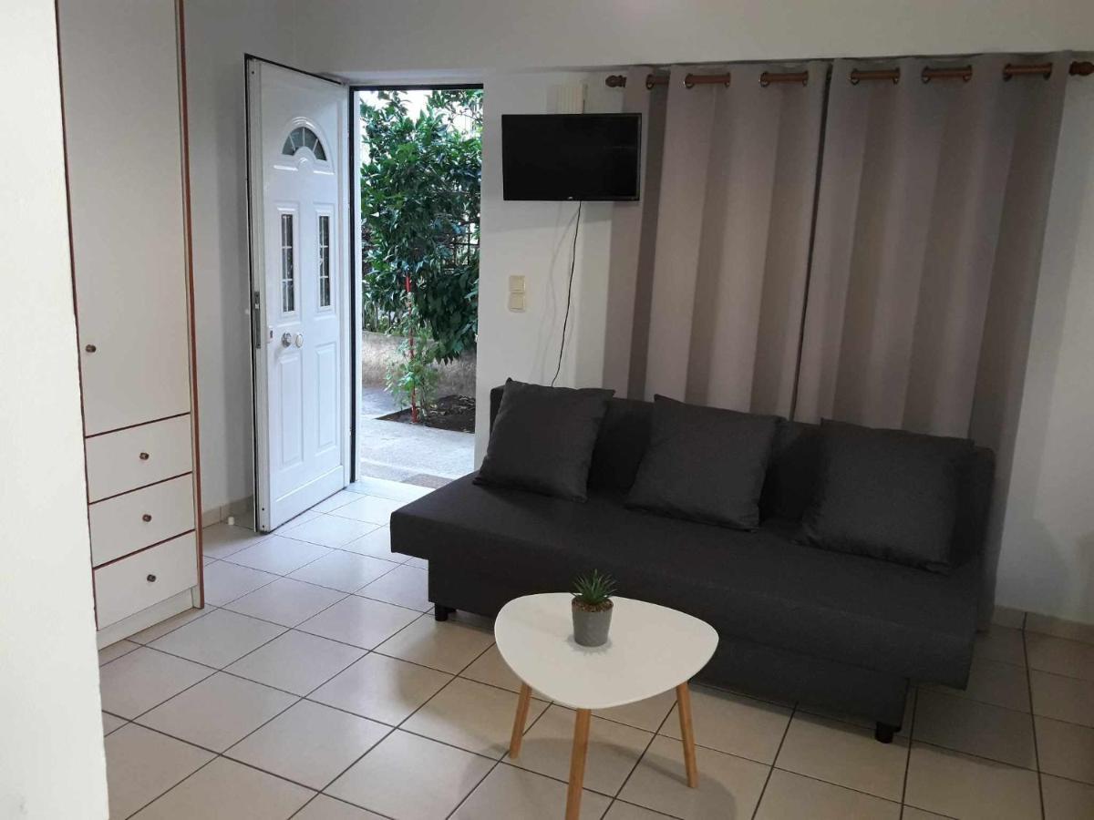 Simple, Calm And Center 2 Apartment Kalamata Luaran gambar