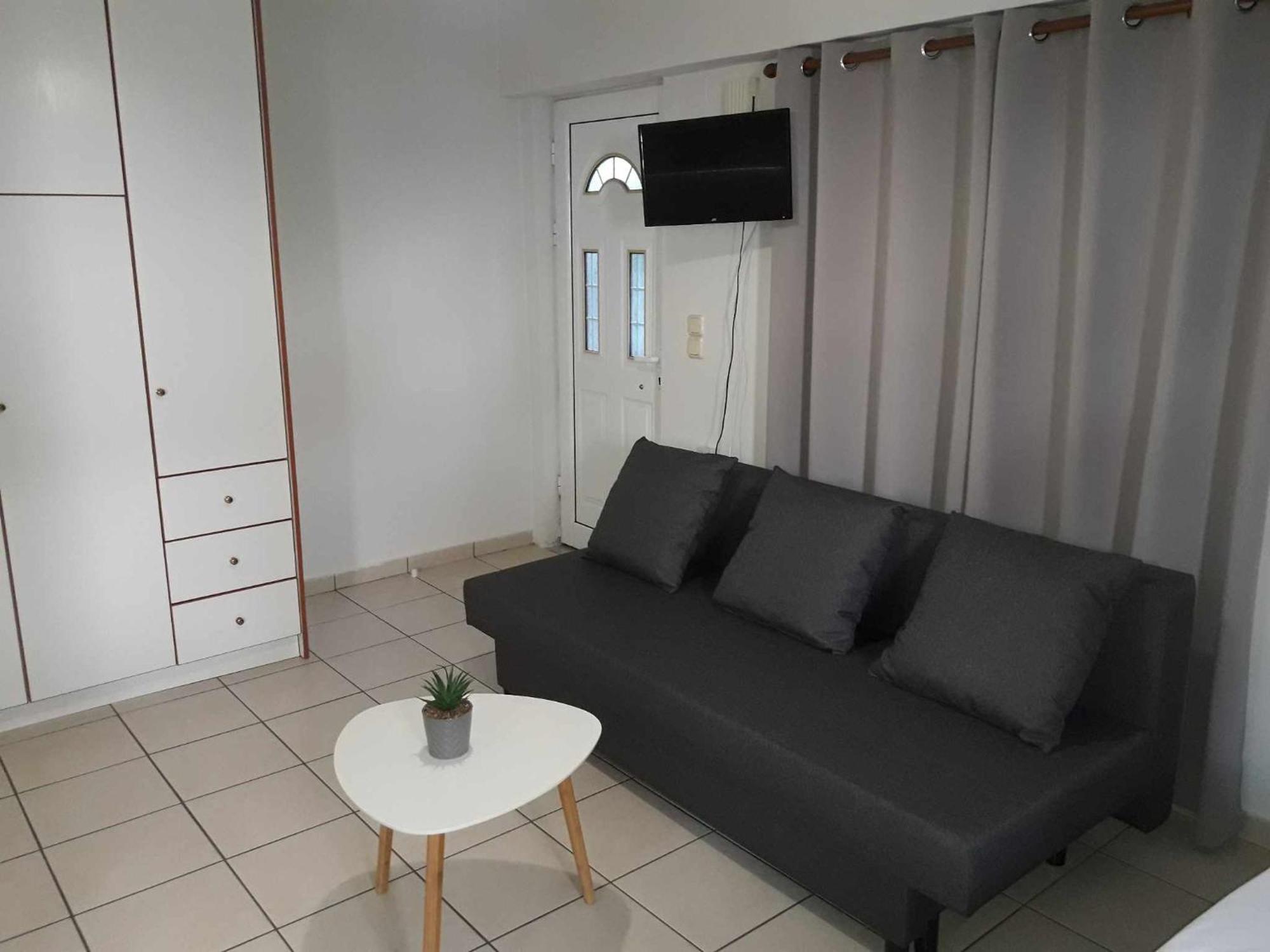 Simple, Calm And Center 2 Apartment Kalamata Luaran gambar